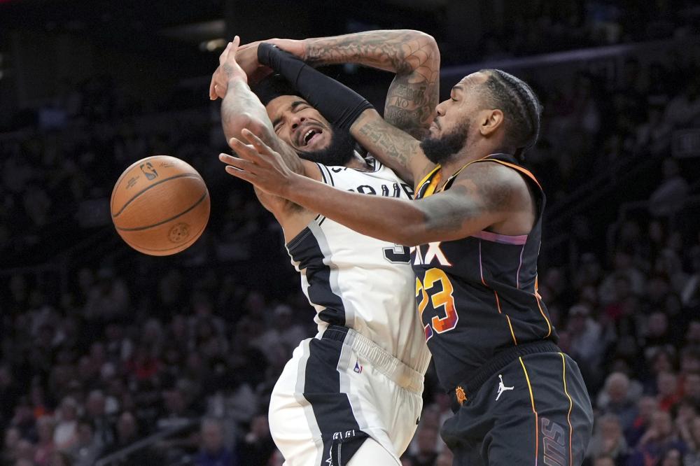 国的举足轻 国的举足轻