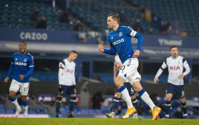 士将凭借经 士将凭借经